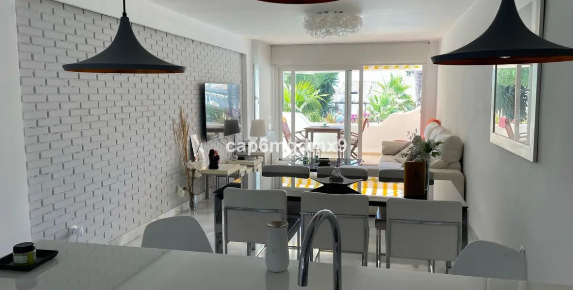 Долгосрочная аренда апартаментов на среднем этаже в Sierra Blanca 7