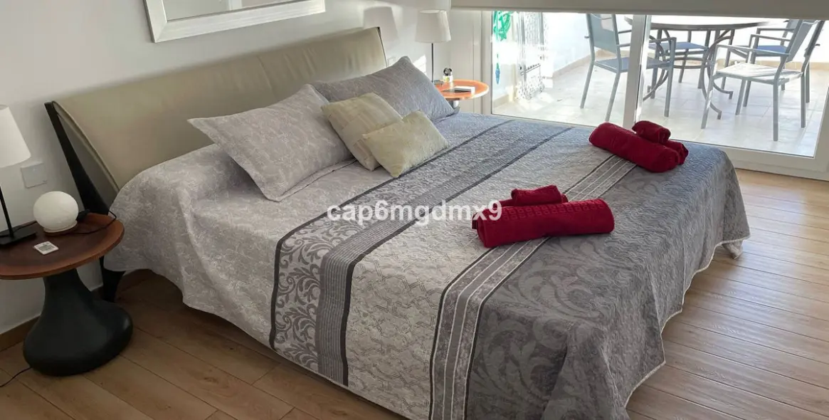 Долгосрочная аренда апартаментов на среднем этаже в Sierra Blanca 15