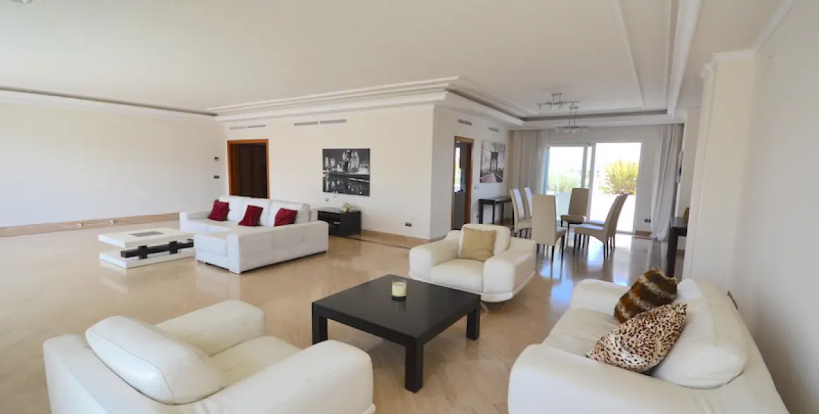 Short-term rent of penthouse in Puerto Banús 4