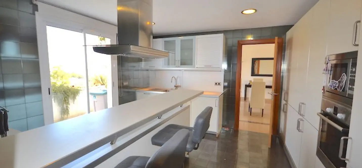 Short-term rent of penthouse in Puerto Banús 2