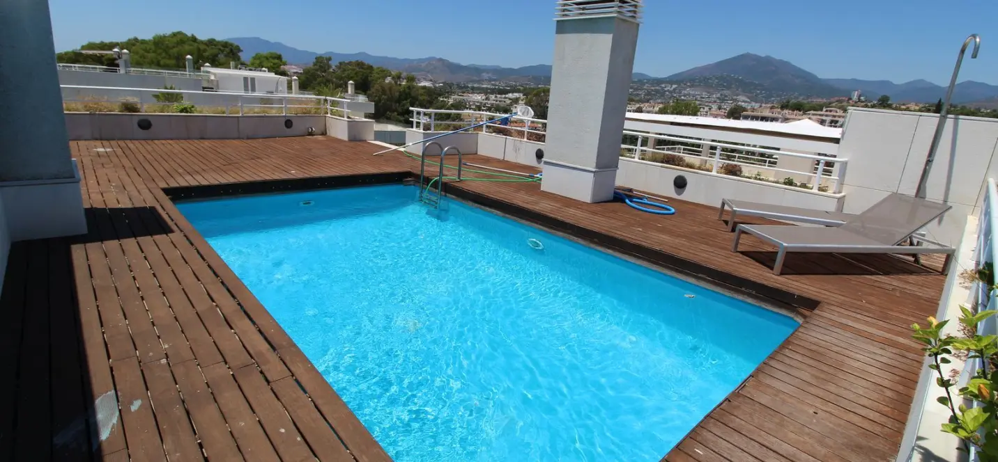 Short-term rent of penthouse in Puerto Banús 4