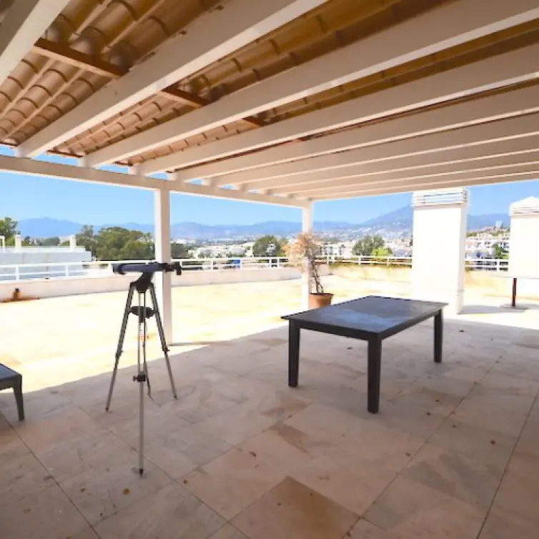 Short-term rent of penthouse in Puerto Banús