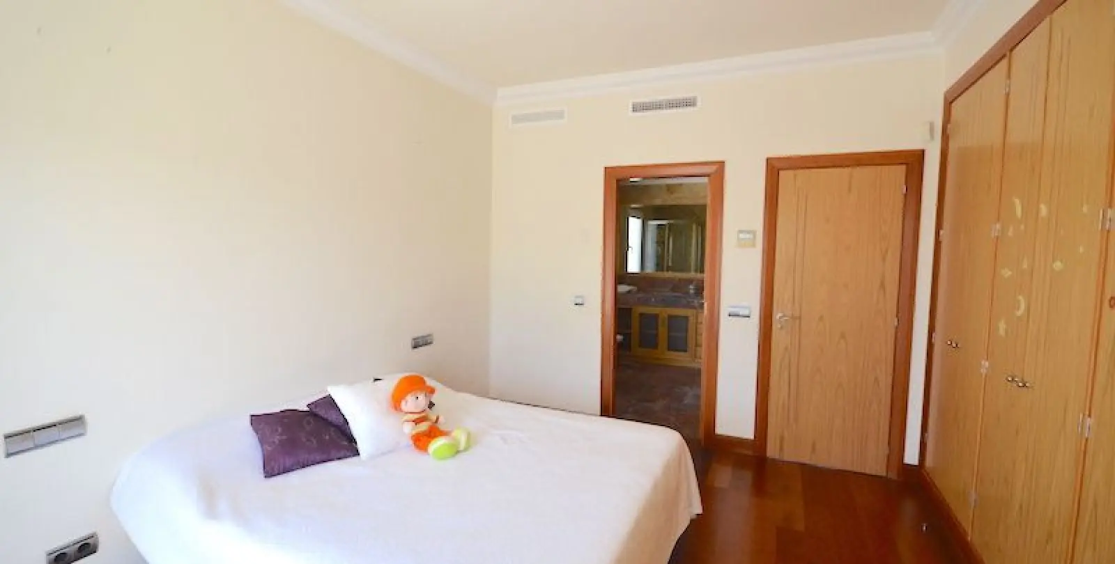 Short-term rent of penthouse in Puerto Banús 15