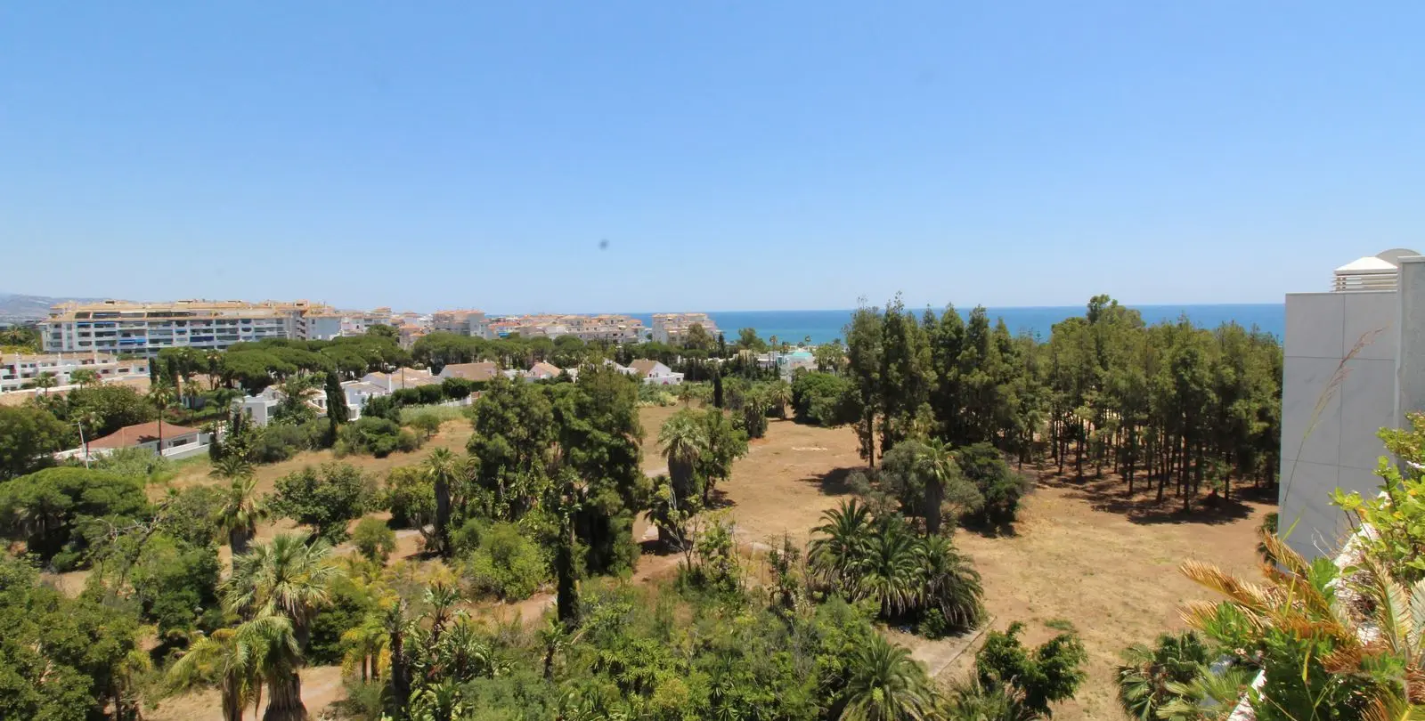 Short-term rent of penthouse in Puerto Banús 18