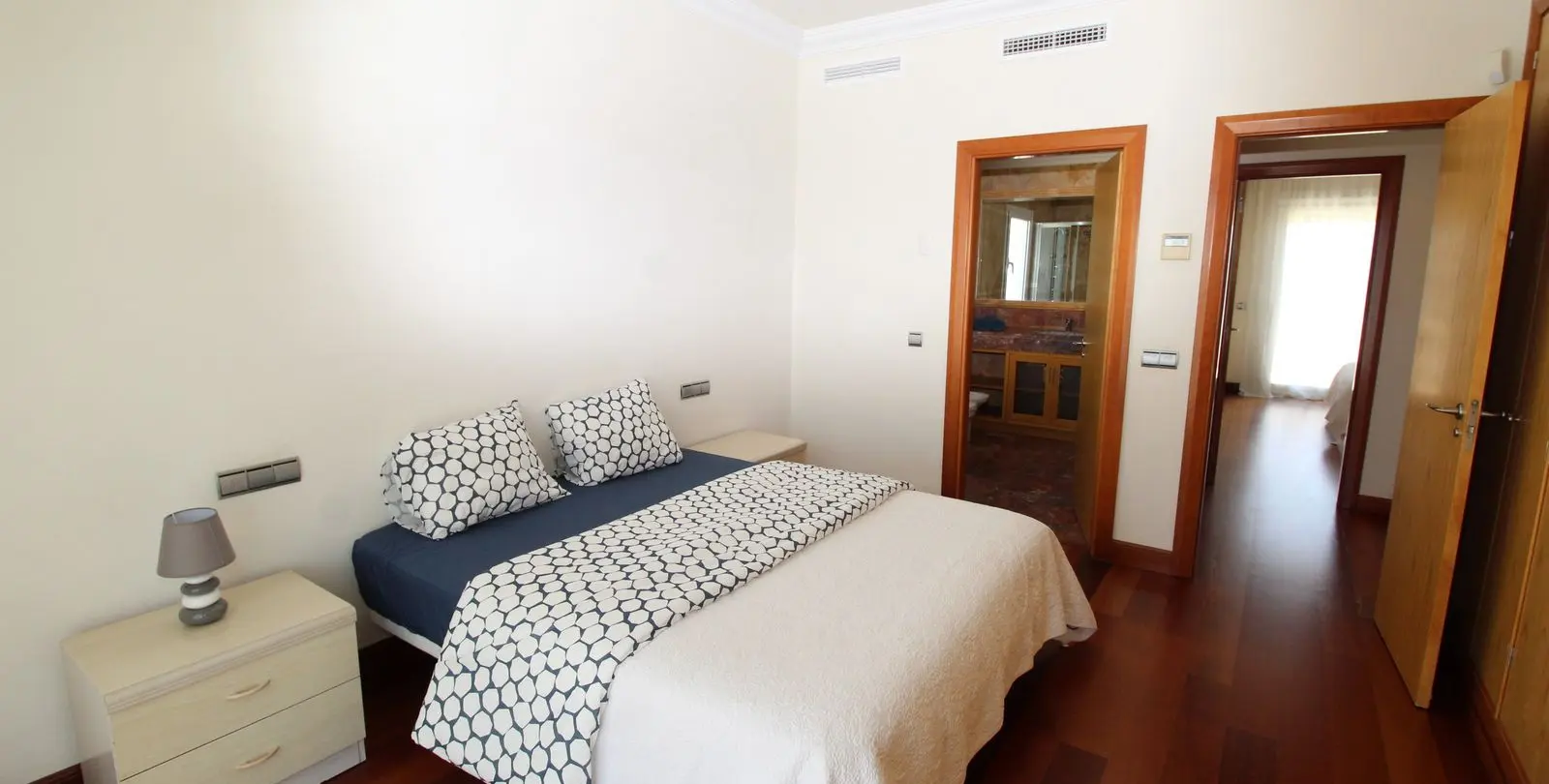 Short-term rent of penthouse in Puerto Banús 23