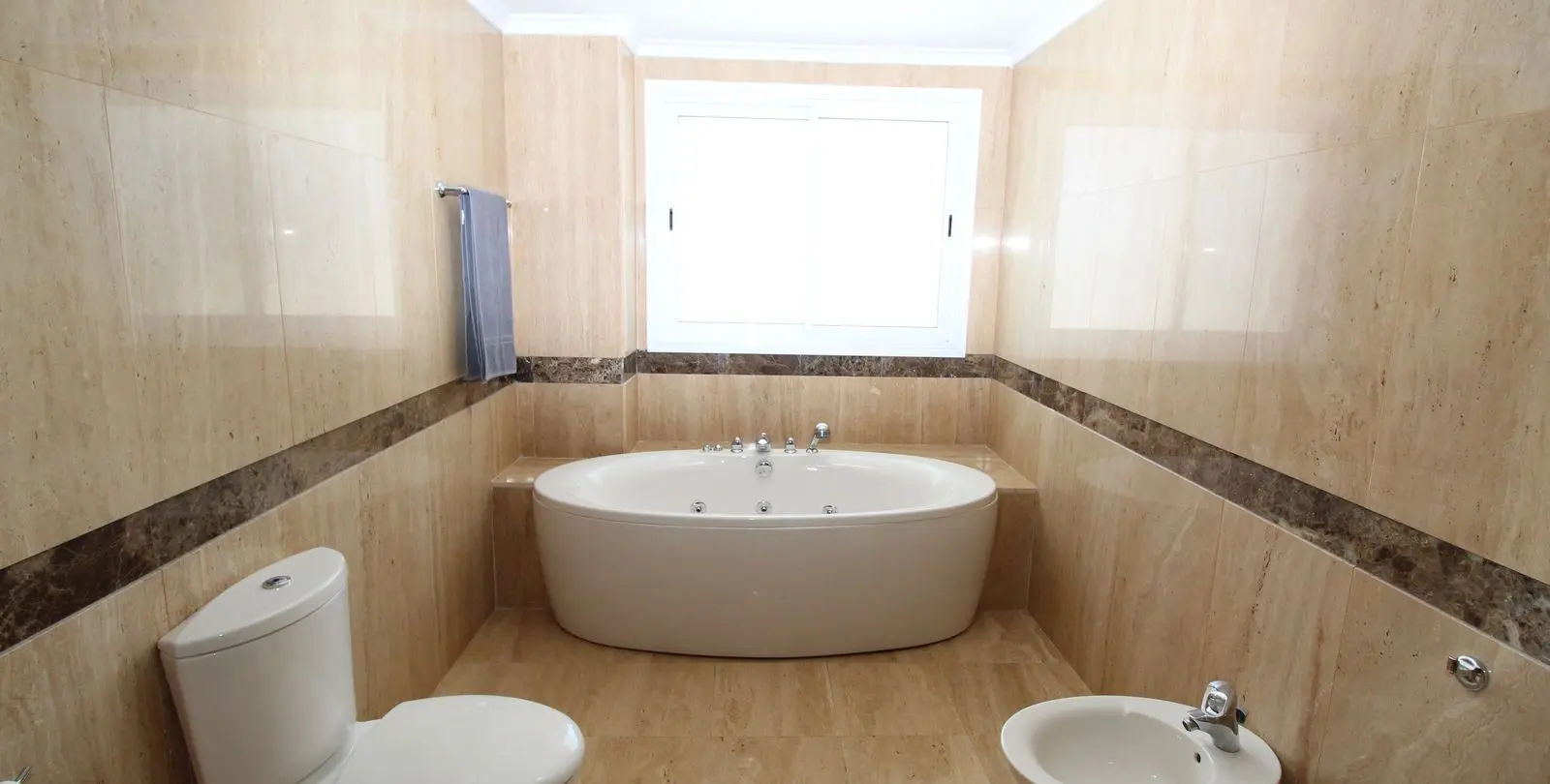 Short-term rent of penthouse in Puerto Banús 26