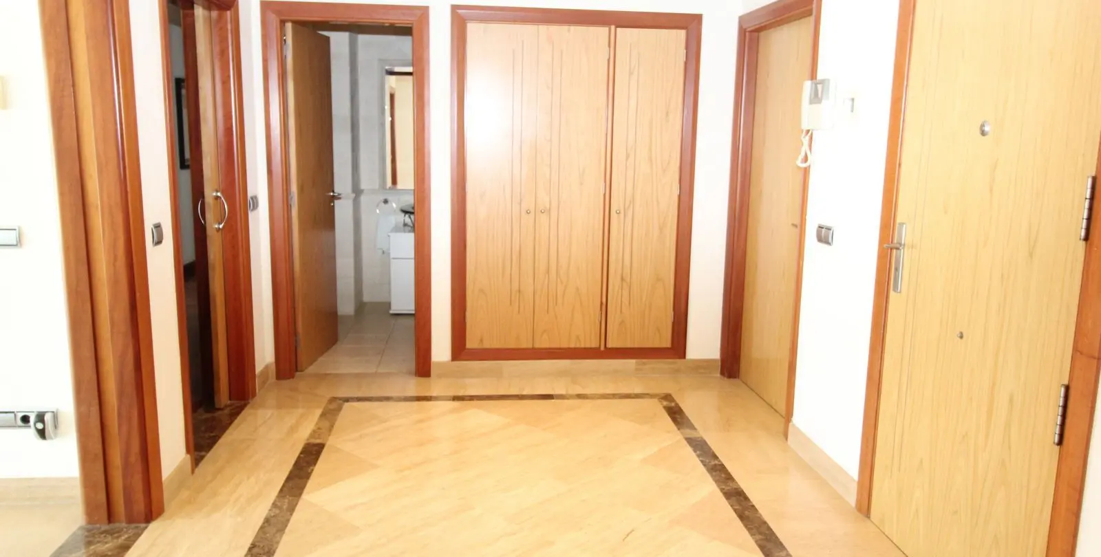 Short-term rent of penthouse in Puerto Banús 28