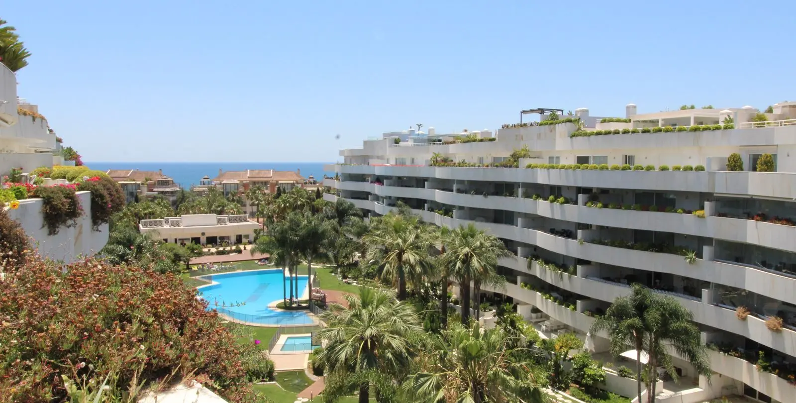 Short-term rent of penthouse in Puerto Banús 31