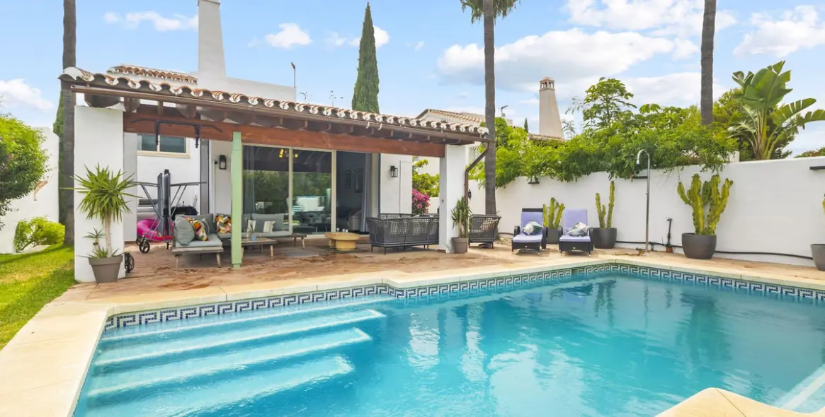 Долгосрочная аренда  отдельно стоящей виллы в Atalaya 1