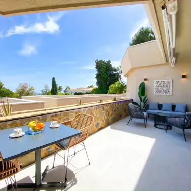 Sale of middle floor apartment in Atalaya