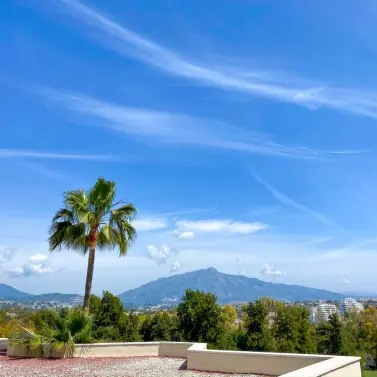 Sale of middle floor apartment in Atalaya