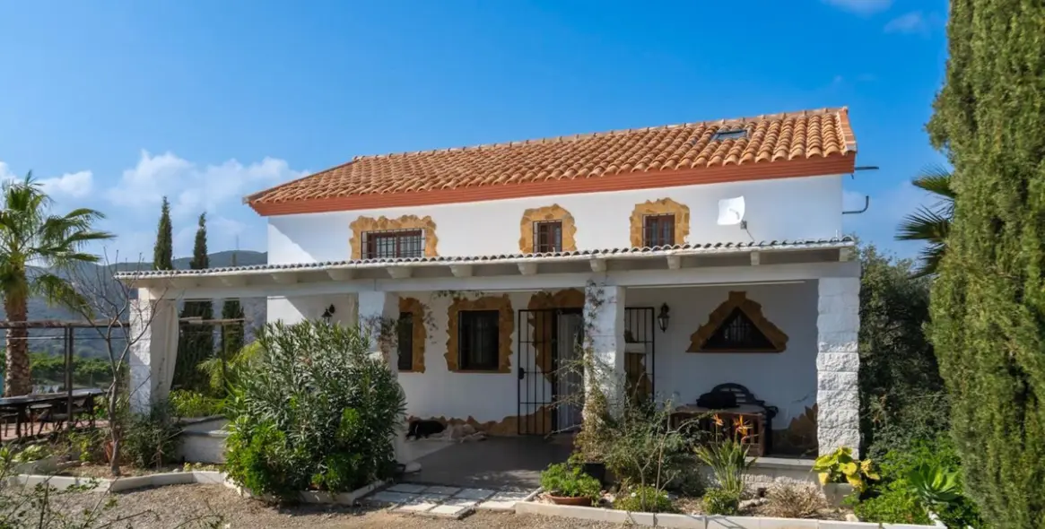 Sale of finca - cortijo in Coín 1