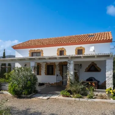 Sale of finca - cortijo in Coín