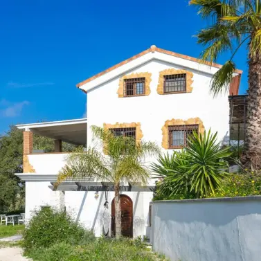 Sale of finca - cortijo in Coín