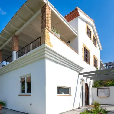 Sale of finca - cortijo in Coín