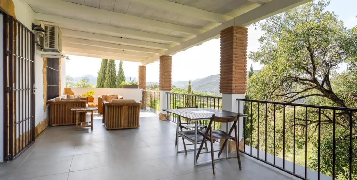 Sale of finca - cortijo in Coín 30