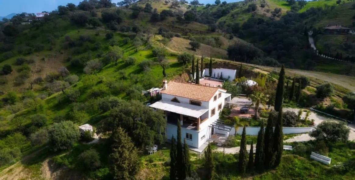 Sale of finca - cortijo in Coín 35