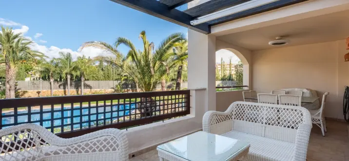 Sale of middle floor apartment in Nueva Andalucía 1