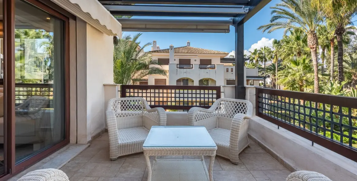 Sale of middle floor apartment in Nueva Andalucía 6