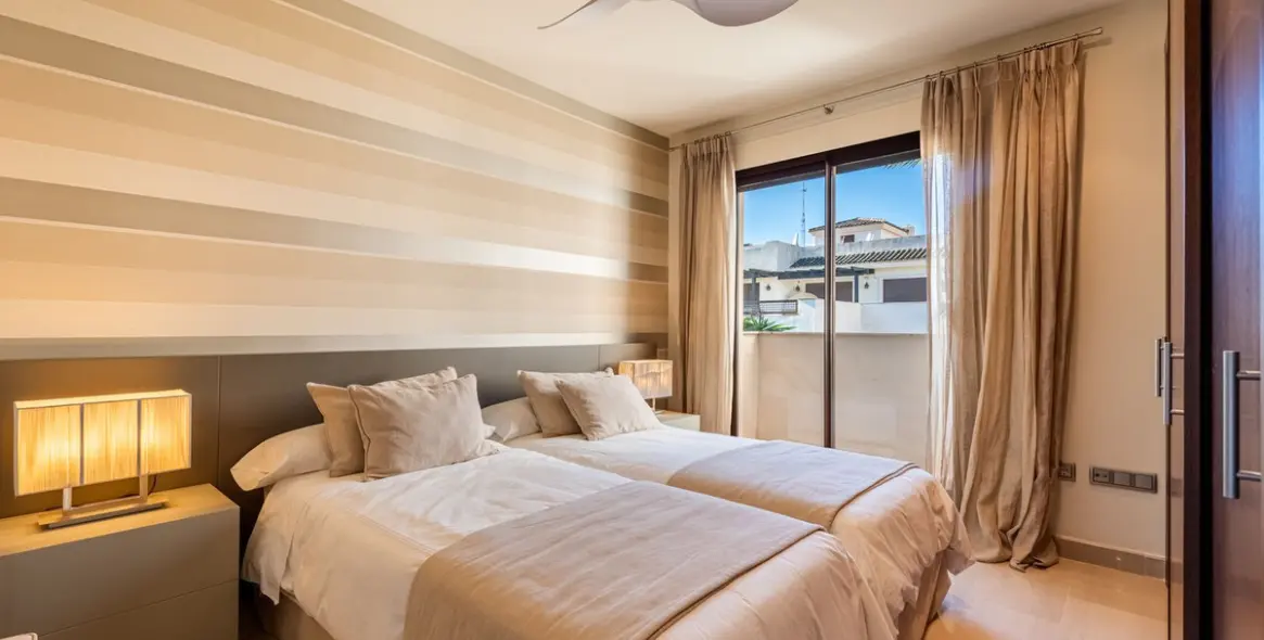 Sale of middle floor apartment in Nueva Andalucía 7