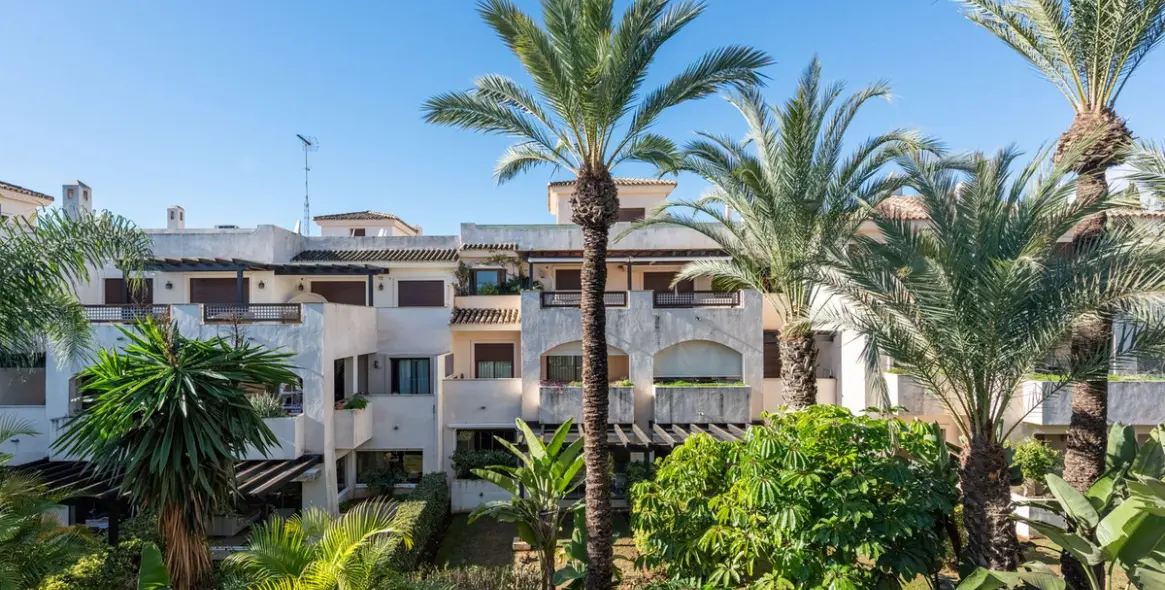 Sale of middle floor apartment in Nueva Andalucía 20