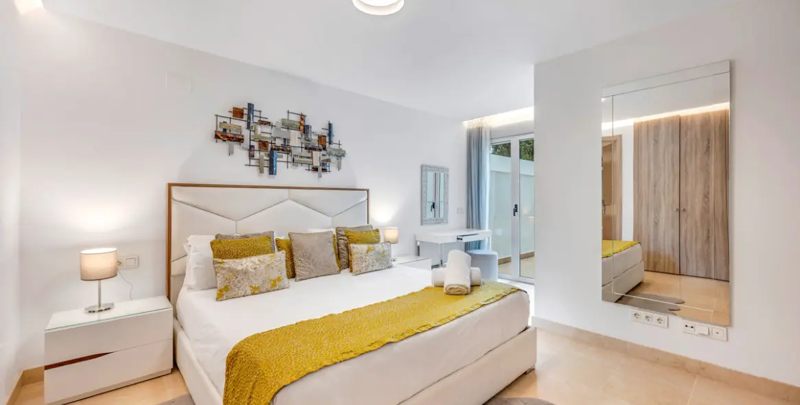 Продажа апартаментов на первом этаже в Puerto Banús 14