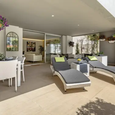 Sale of ground floor apartment in Puerto Banús