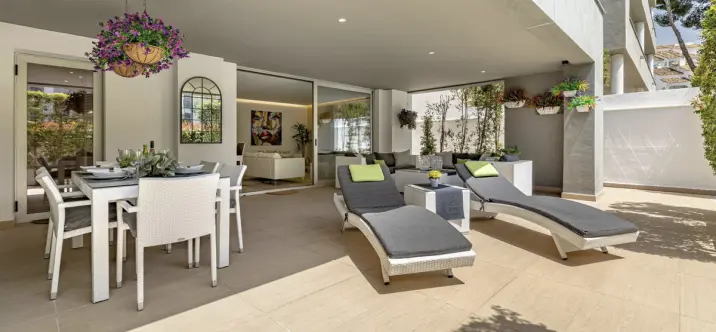 Sale of ground floor apartment in Puerto Banús 0