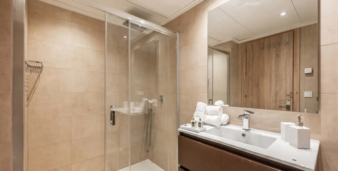 Продажа апартаментов на первом этаже в Puerto Banús 20