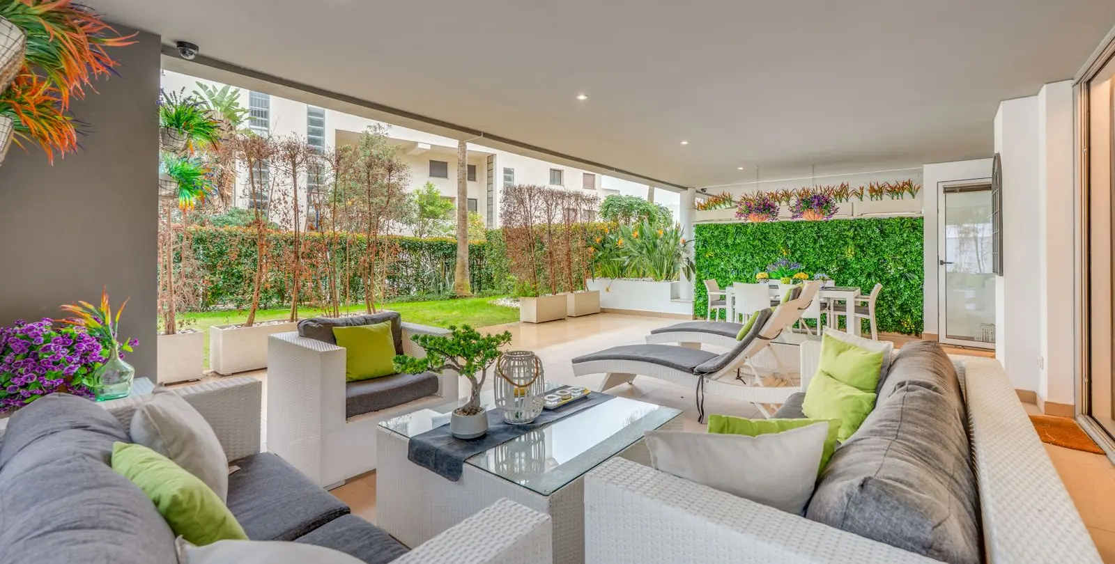 Продажа апартаментов на первом этаже в Puerto Banús 11