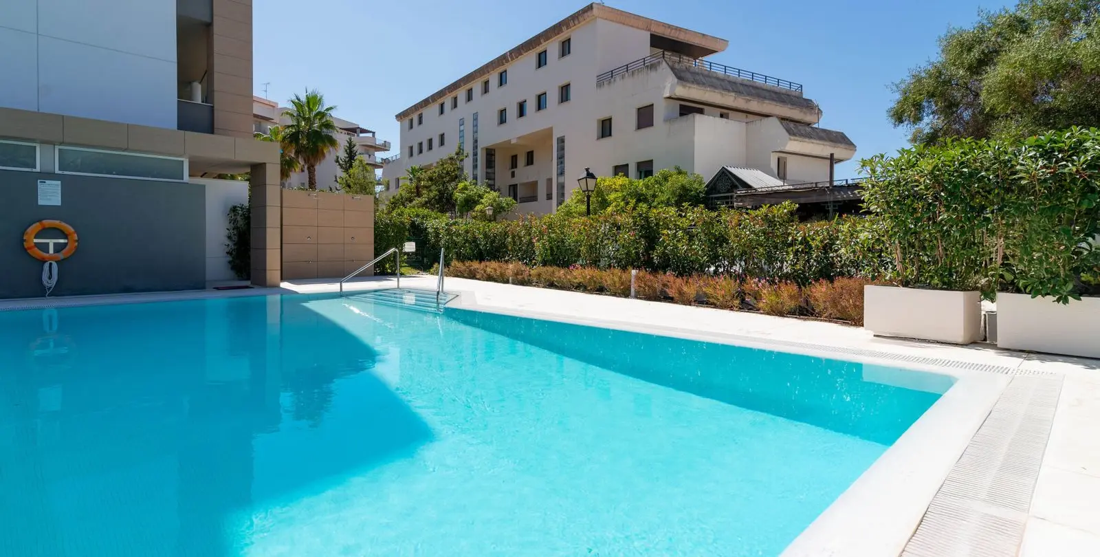 Продажа апартаментов на первом этаже в Puerto Banús 25