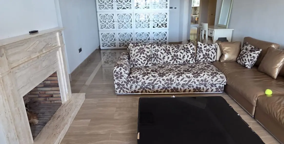 Sale of middle floor apartment in Sierra Blanca 2