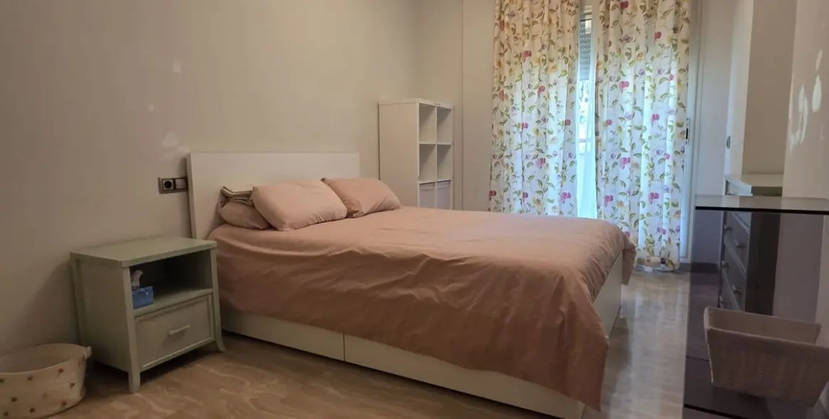 Sale of middle floor apartment in Sierra Blanca 4