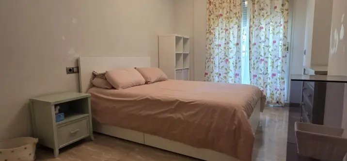 Sale of middle floor apartment in Sierra Blanca 3