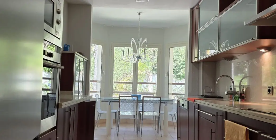 Продажа апартаментов на среднем этаже в Sierra Blanca 15