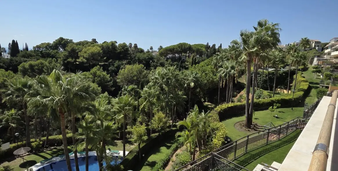 Продажа апартаментов на среднем этаже в Sierra Blanca 21