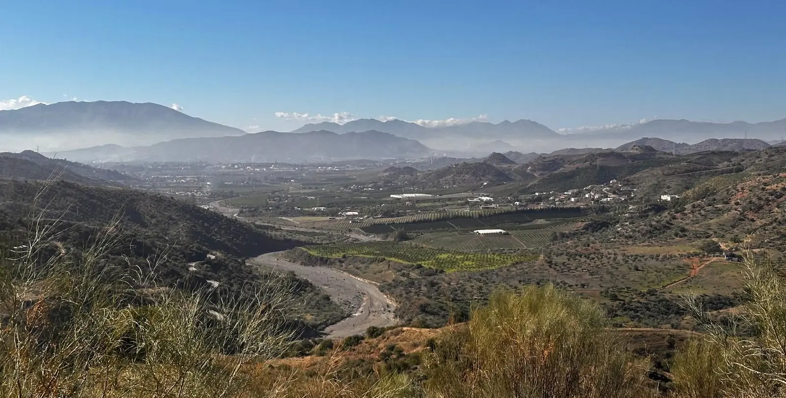 Sale of detached villa in Puerto de la Torre 31