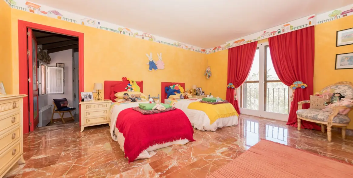 Sale of detached villa in Benahavís 12