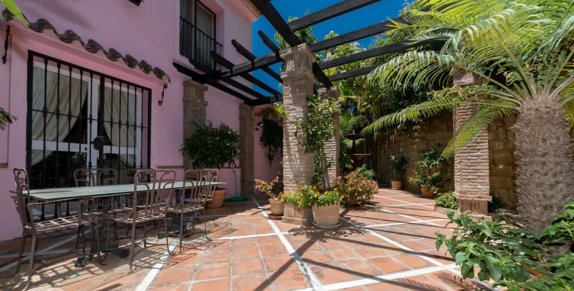 Sale of detached villa in Benahavís 18