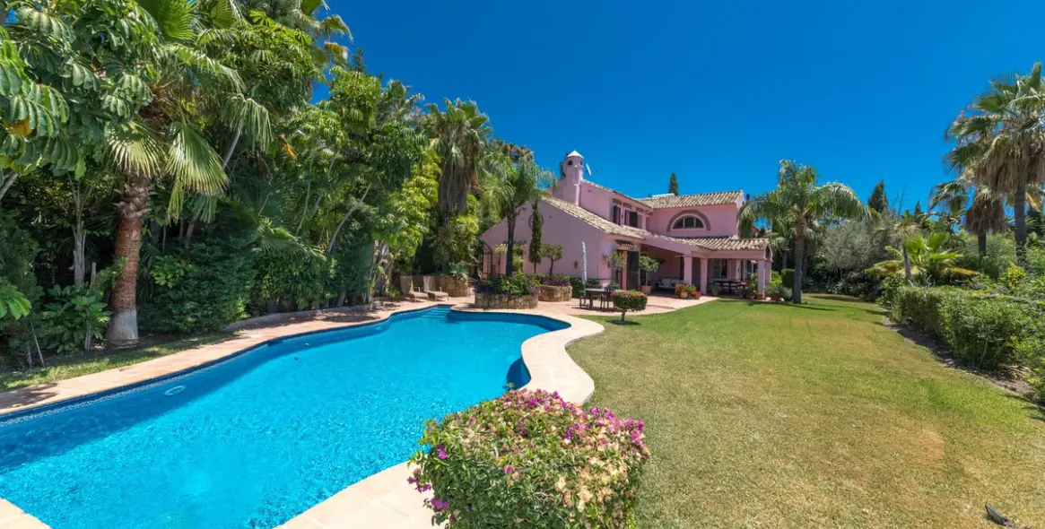 Sale of detached villa in Benahavís 19