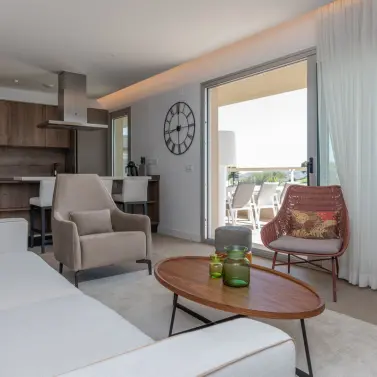 Долгосрочная аренда апартаментов на среднем этаже в La Cala Golf