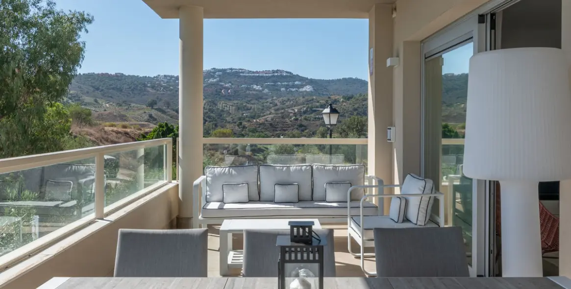 Long-term rent of middle floor apartment in La Cala Golf 12