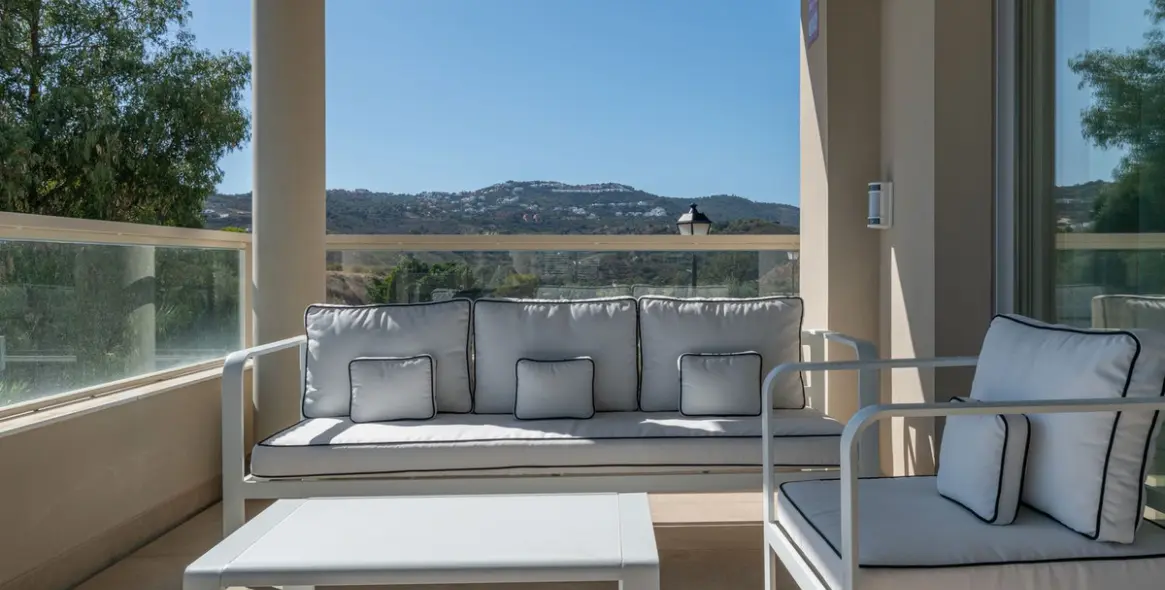 Long-term rent of middle floor apartment in La Cala Golf 13