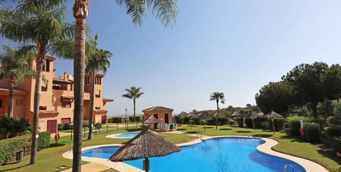 Sale of ground floor apartment in La Mairena 1