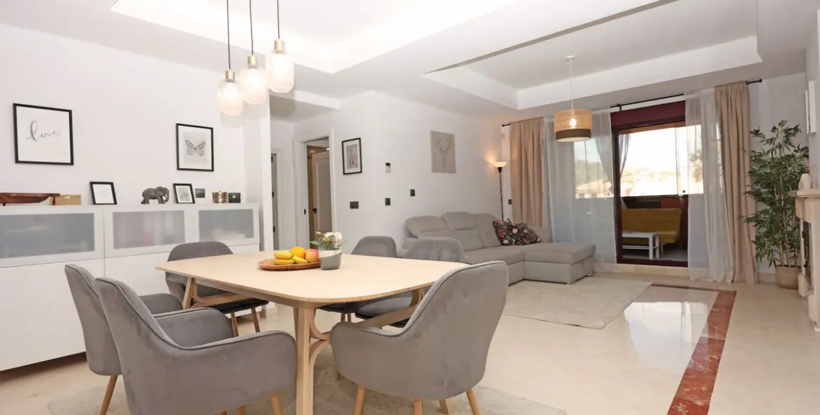 Sale of ground floor apartment in La Mairena 2