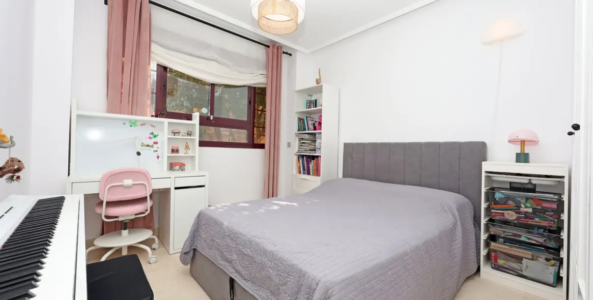 Sale of ground floor apartment in La Mairena 12