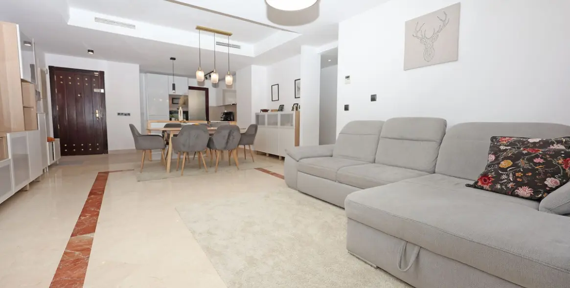 Sale of ground floor apartment in La Mairena 15