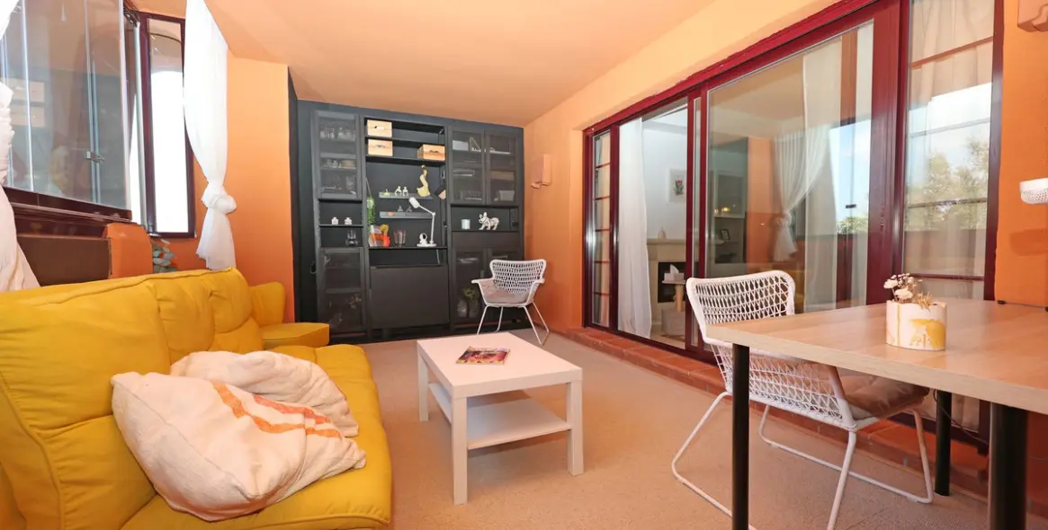 Sale of ground floor apartment in La Mairena 17