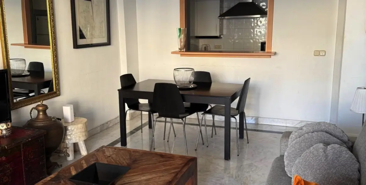 Sale of middle floor apartment in Puerto Banús 5