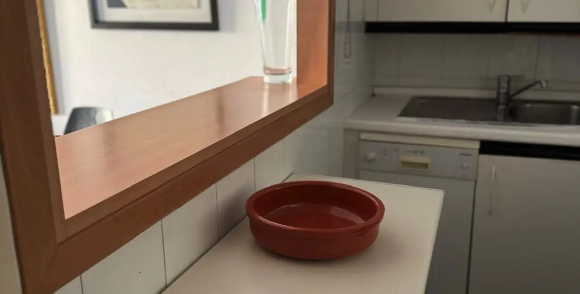 Sale of middle floor apartment in Puerto Banús 9